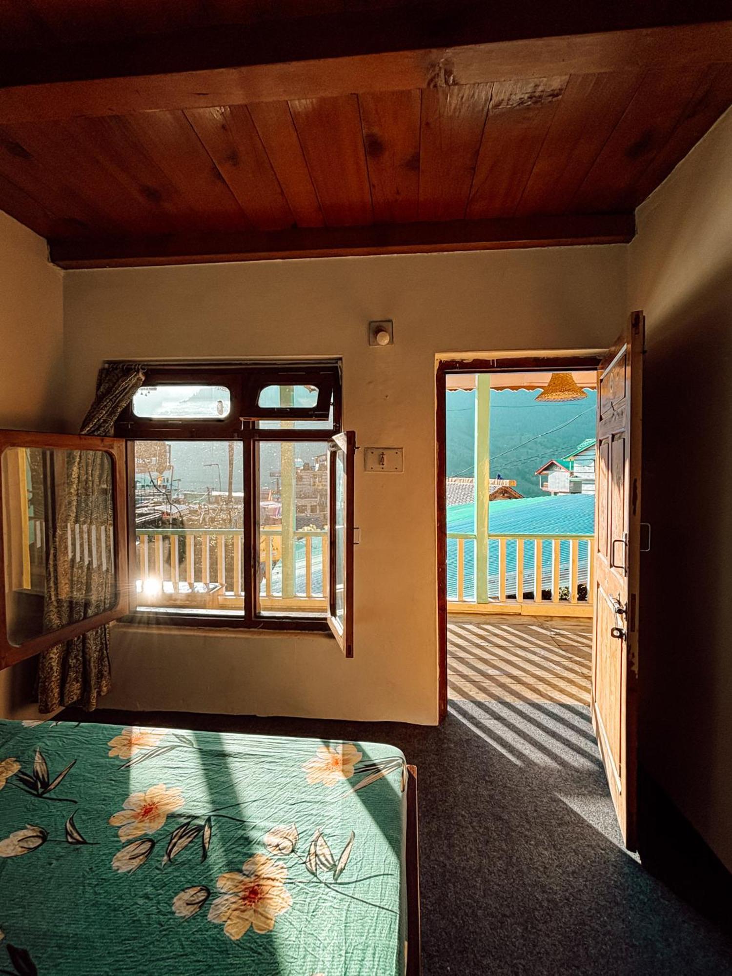 Yaarana Stay & Cafe, Vashisht, Manali Exteriér fotografie